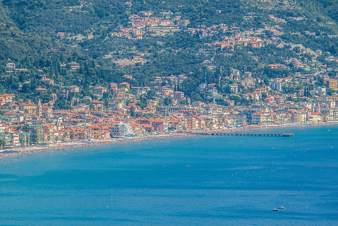 Veduta di Alassio by Tiziano L. U. Caviglia