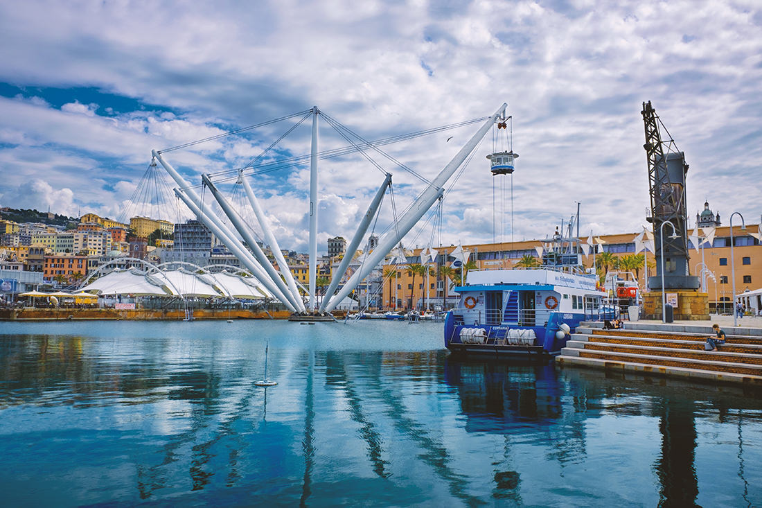 Il Bigo nel Porto Antico di Genova by Tiziano L. U. Caviglia